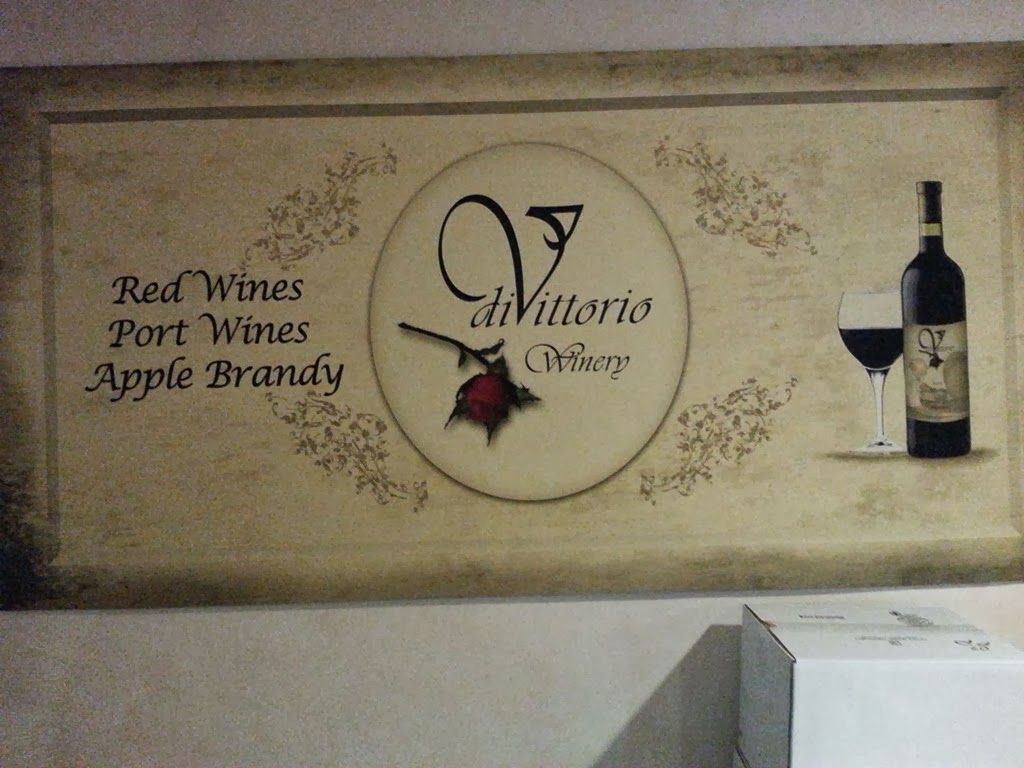 [diVittorio-Winery-Sign3.jpg]