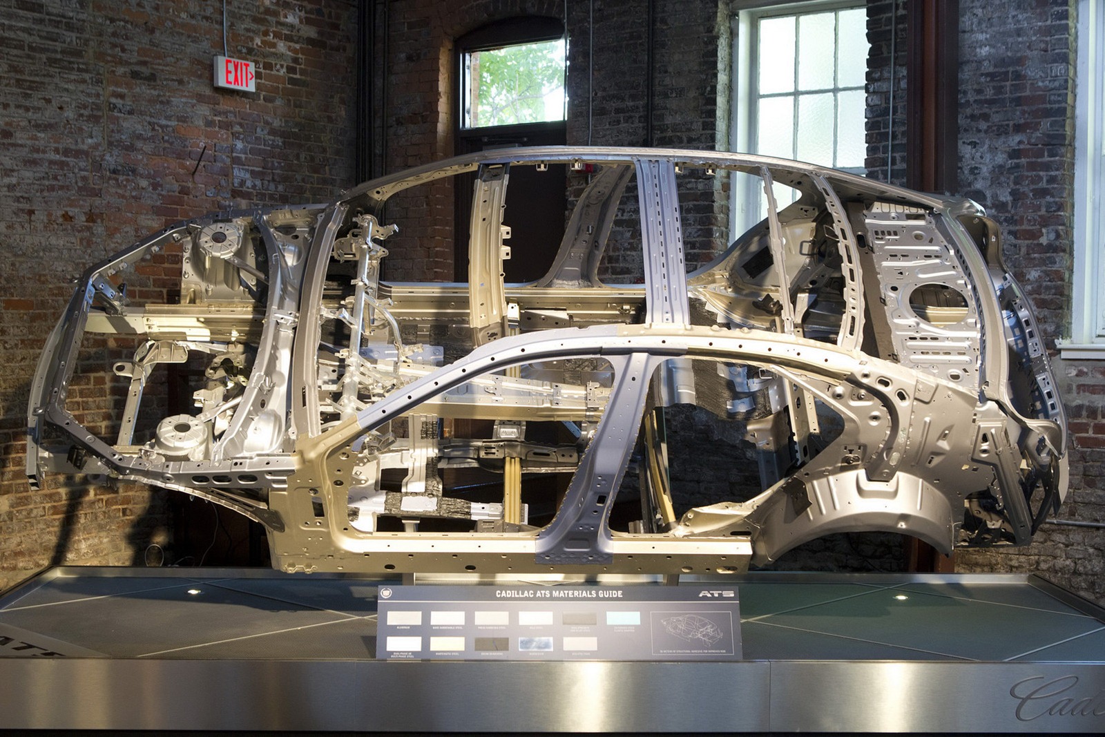 [2013-Cadillac-ATS-33%255B5%255D.jpg]