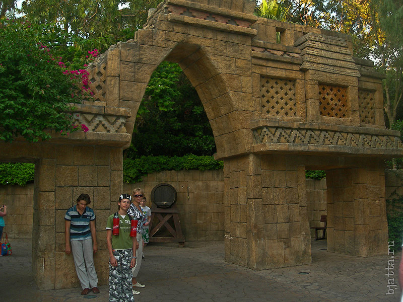 73. Порт Авентура. Port Aventura. Salou. Costa Dorada. Spain. И вперёд! В Мексику. Падать со 100-метровой высоты. 73. Порт Авентура. Port Aventura. Salou. Costa Dorada. Spain. И вперёд! В Мексику. Падать со 100-метровой высоты.