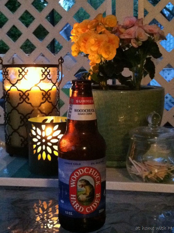 [woodchuck_athomewithh%255B3%255D.jpg]