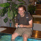 Dani und seine Fische: Die Füsse werden von Hornhaut gereinigt und es kitzelt!