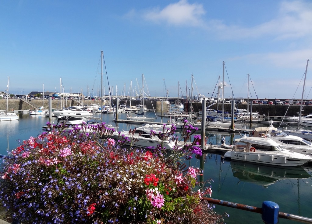 [Sept%25202013%2520Guernsey%2520%2520%25282%2529%255B4%255D.jpg]