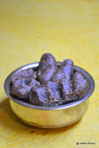 [kozhukattai%2520kudumulu%2520sweet%2520raagi%2520recipe%255B3%255D.jpg]