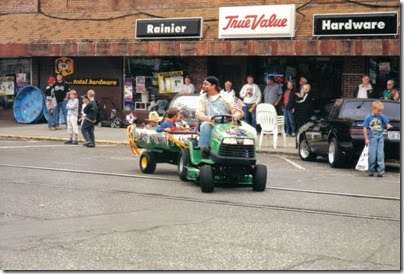 25 Family in the Rainier Days in the Park Parade on July 8, 2000