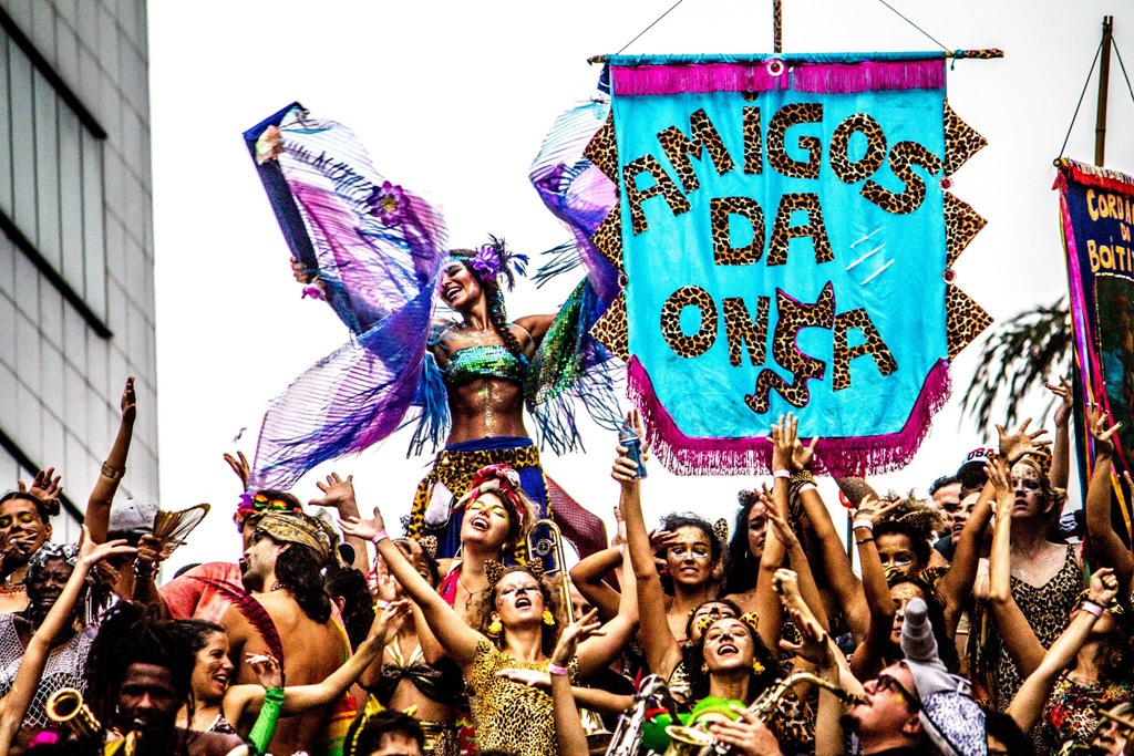 [fada%2520estandarte%2520amigos%2520da%2520on%25C3%25A7a%255B1%255D.jpg]