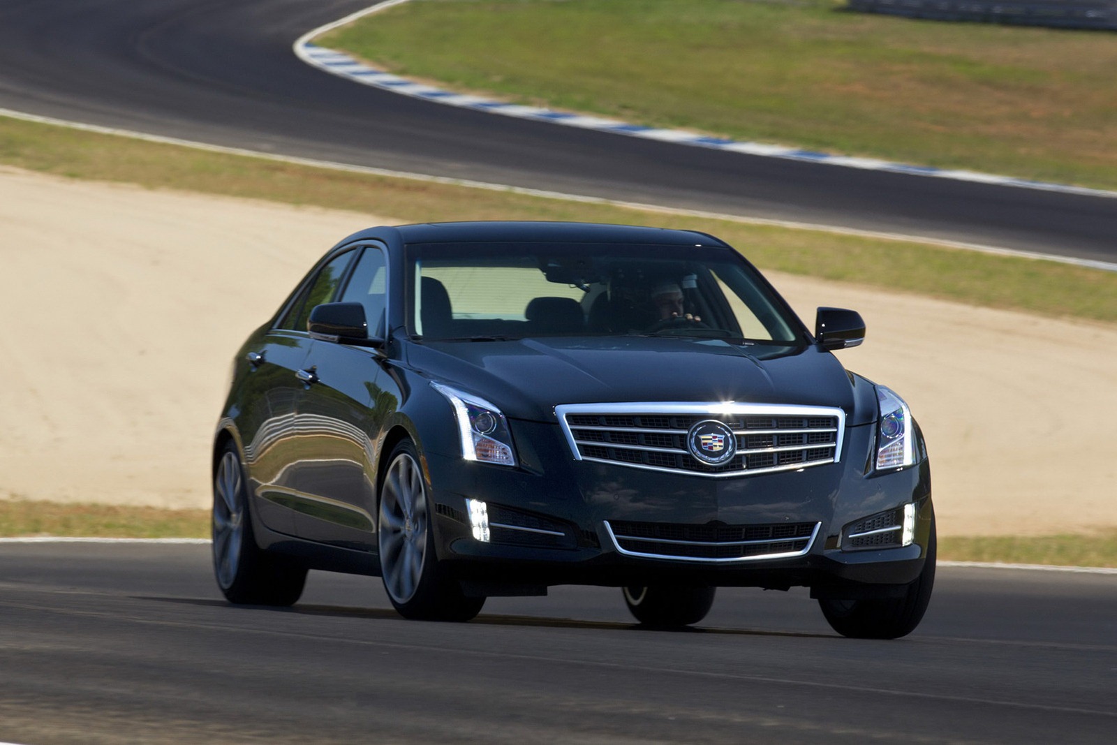 [2013-Cadillac-ATS-122%255B2%255D.jpg]