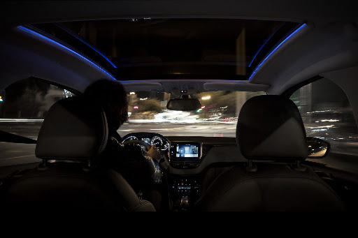 Peugeot-208-15.jpg