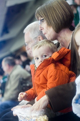 12 31 12_hockey game jacob nina