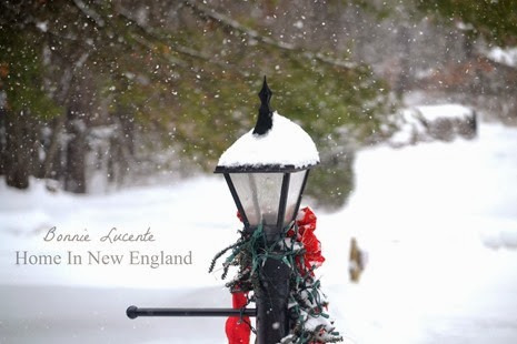 snowy lamp post1