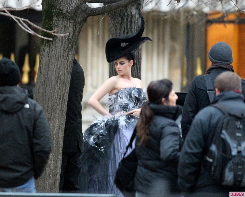 6kristen-stewart-vanity-fair-shoot-012912-1024x826.jpg Kristen Stewart