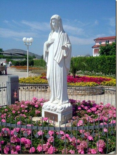 http://lh5.ggpht.com/-qME1Fj3HHec/T3l7fgZFh6I/AAAAAAAAECo/w9L-L0mRxd8/Medjugorje_thumb%25255B1%25255D.jpg?imgmax=800