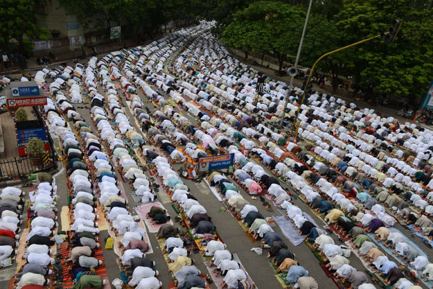 مظاهر عيد الفطر المبارك لعام 2013  فى العالم 