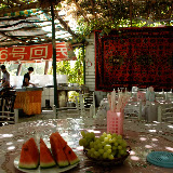 Turfan - Putaogou restaurant raisin pasteque offert Turfan - Putaogou restaurant raisin pasteque offert