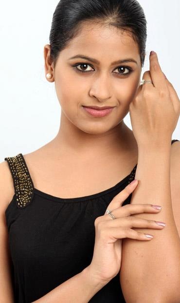 [actress%2520sadhika%2520new%2520image%255B2%255D.jpg]