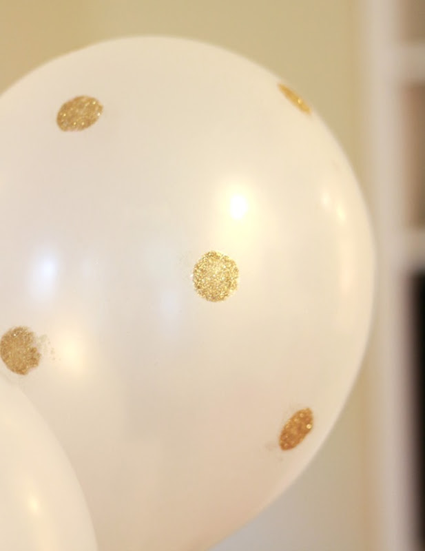 balloons gold dots