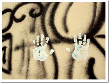 spanish graffiti hands