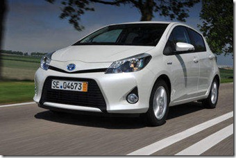 Review Toyota Yaris Hybrid 2012