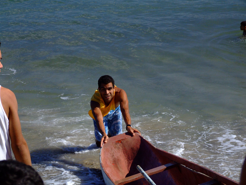 Fotos de Regata de canoas. Foto numero 3798375333. Fotografia da Pousada Pe na Areia, que fica em Boicucanga, próximo a Maresias, Litoral Norte de Sao Paulo (SP).