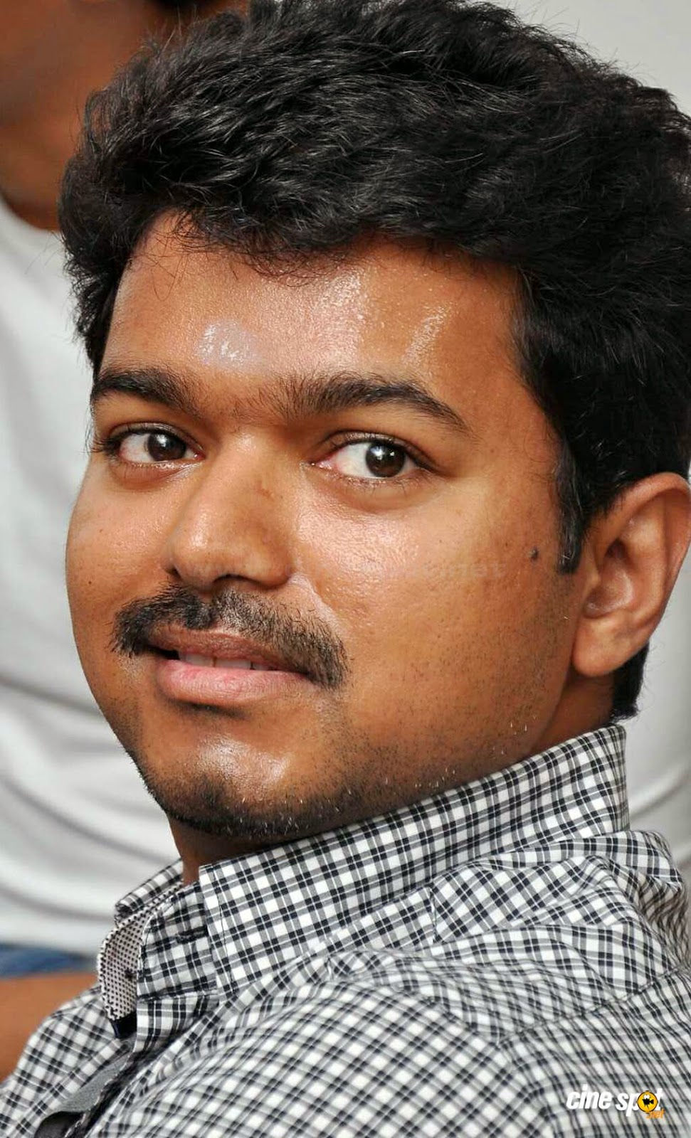 TAMIL ACTORS: Tamil actor vijay jilla movie first look