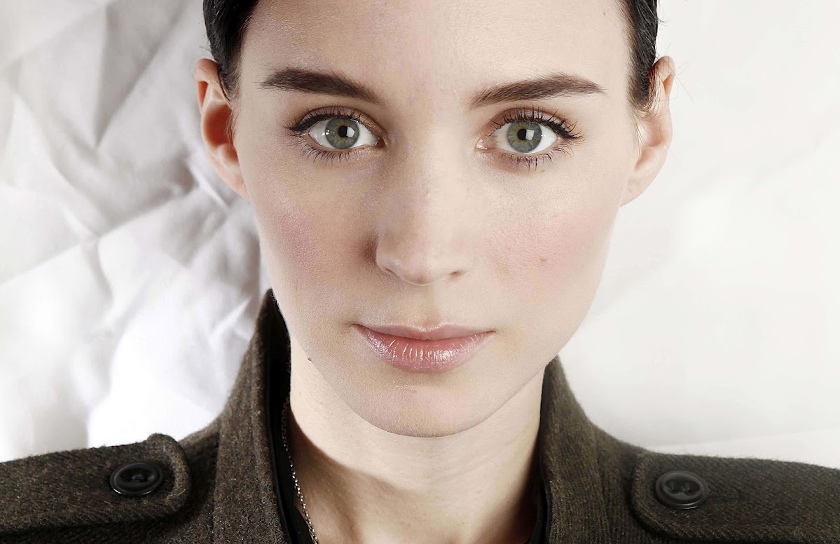 Celeber-ru-Rooney-Mara-The-Girl-With-The-Dragon-Tattoo-Photoshoot-2011-01.jpg
