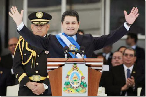 Juan Orlando Hernández asume el poder en Honduras con promesa de mano dura contra el crimen