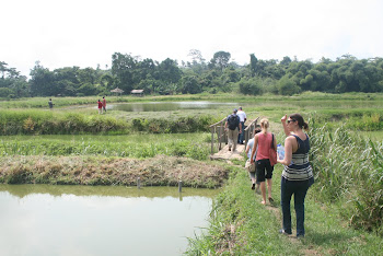 'Exploring a aquaculture at Kumah Farms Complex outside of Kumasi.' Photo by Sandra Vu