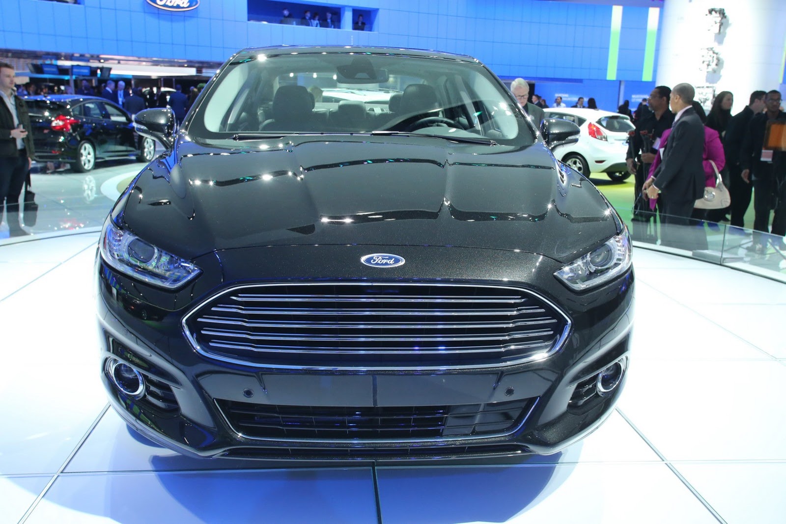 [2013-Ford-Fusion-1%255B2%255D.jpg]