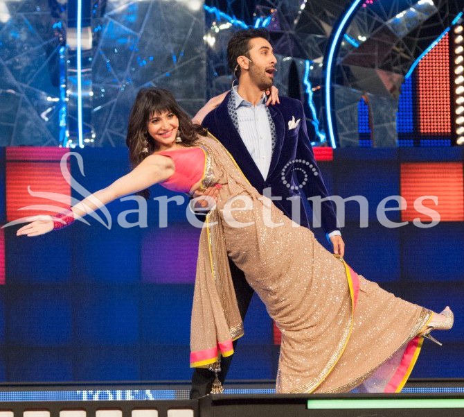 [Anushka_Sharma_Embroidery_Saree%255B9%255D.jpg]