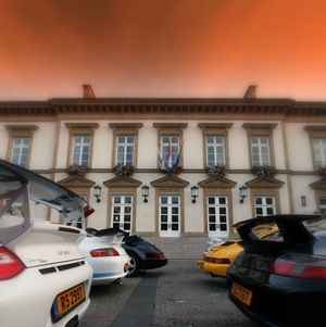 Porsche tails 2