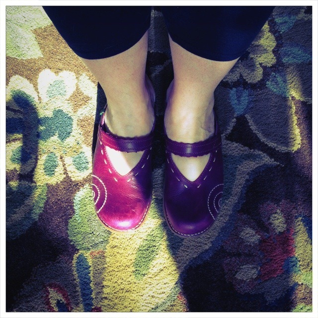 [purpleshoes3.jpg]