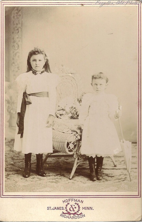 [Cabinet%2520Card%2520Cute%2520girls%2520umbrella%2520DL%2520Antiques%255B10%255D.jpg]