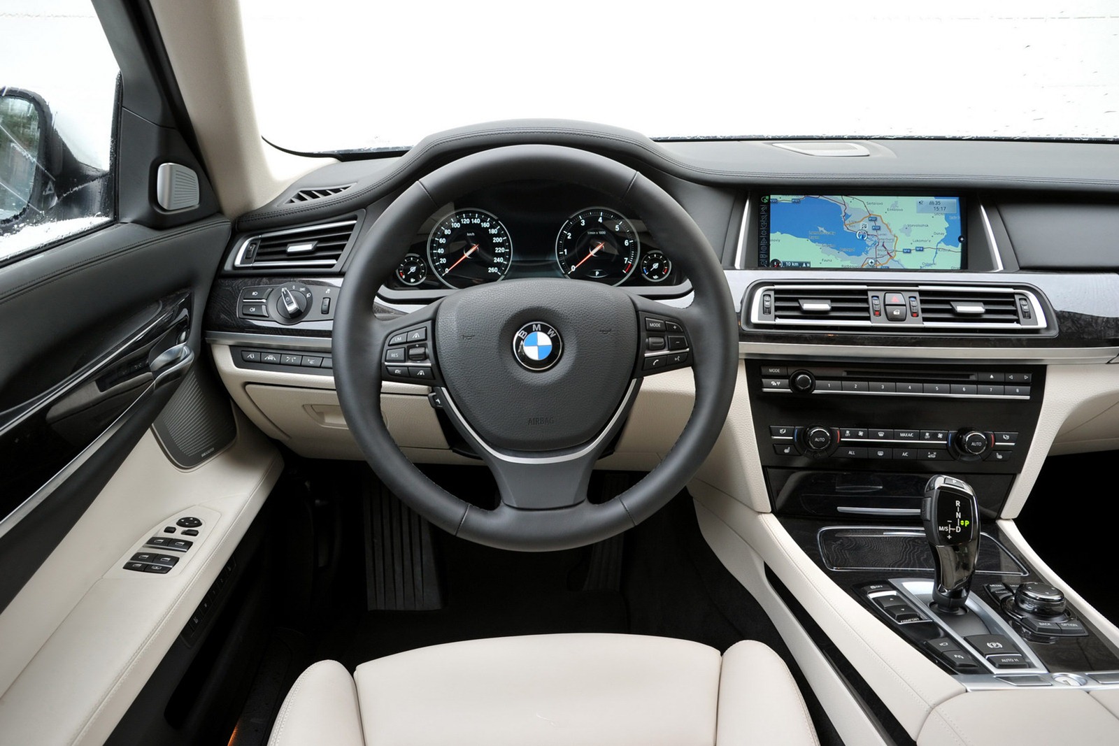 [2013-BMW-7-Series-35%255B5%255D.jpg]