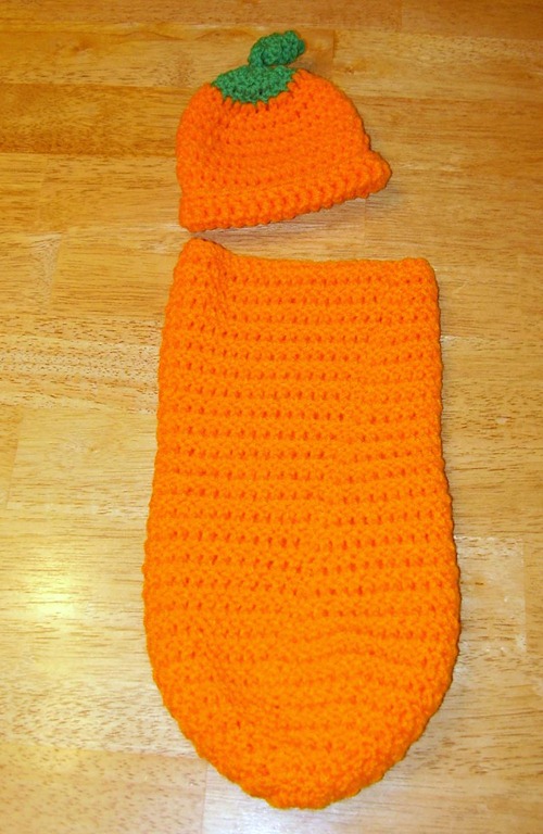 [preemie%2520pumpkin%2520cocoon%2520and%2520hat%255B4%255D.jpg]