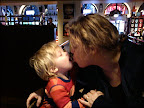 Viggo och mammi på Hard Rock café