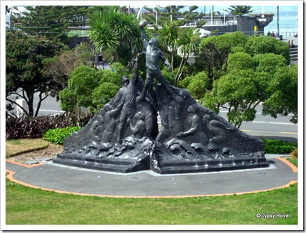 Sculpture celebrating NZ's traditon with Rugby.