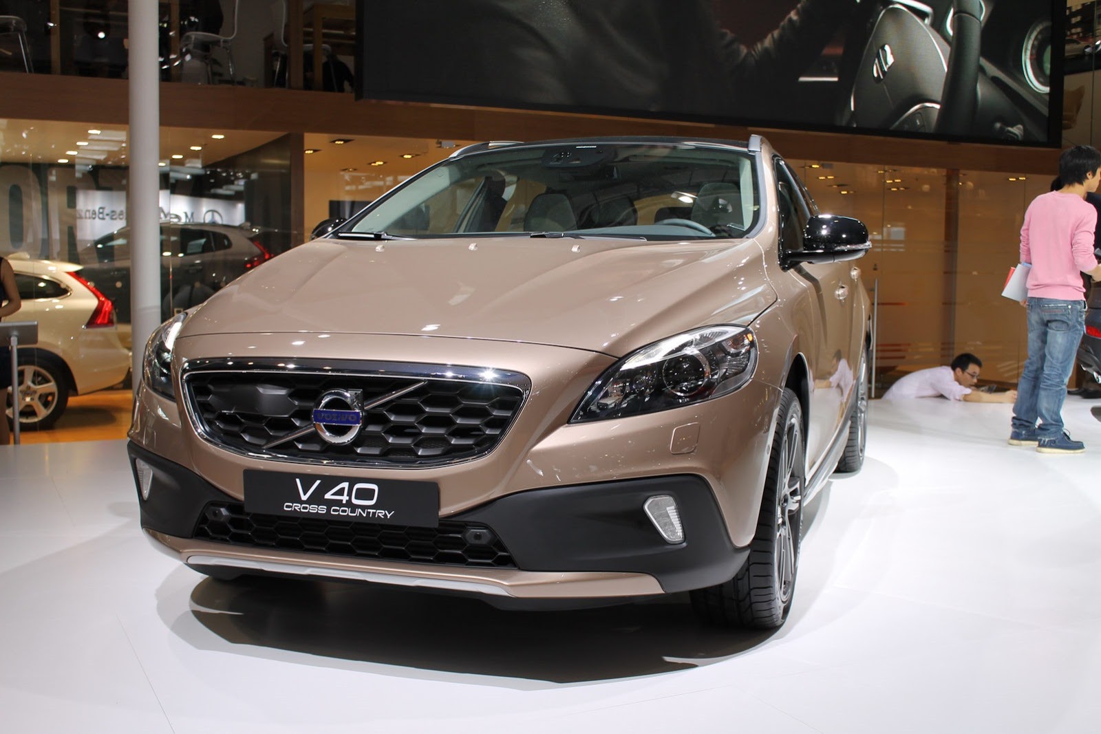 [Volvo-V40-28%255B2%255D.jpg]