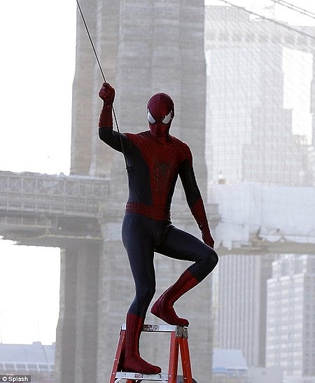 The Amazing Spider-Man 2 Set Photos Reveal a Huge Gwen Stacy Spoiler 08 The Amazing Spider-Man 2 Set Photos Reveal a Huge Gwen Stacy Spoiler 08