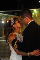 Fotos do evento Paty + Jonatas. Foto numero 0240 do Studio Caldas, do Rio de Janeiro, RJ. Lincoln Caldas e equipe fazem fotos de casamento (fotografias de casamentos), fotos de making-of (making of de noiva), fotos em estudio (ensaios fotograficos), fotos de casal (ensaios fotograficos de e-session), fotos de familia, videos de casamento (filmagem de casamentos), videos de making-of e clipes de casamento. Fotojornalismo e videojornalismo no Rio de Janeiro, RJ. fotos casamento rio de janeiro fotografias casal rj foto eventos familia noiva ensaio fotografico videos galeria noivas fotografo evento casar retrato fotografía vestidos gala fotografos com e madrinhas