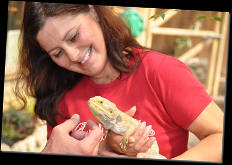 Lydia with Ned (Bearded Dragon) DSC_0705