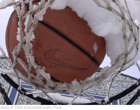 'Snowed-in basketball' photo (c) 2009, Victoria Meredith - license: http://creativecommons.org/licenses/by/2.0/
