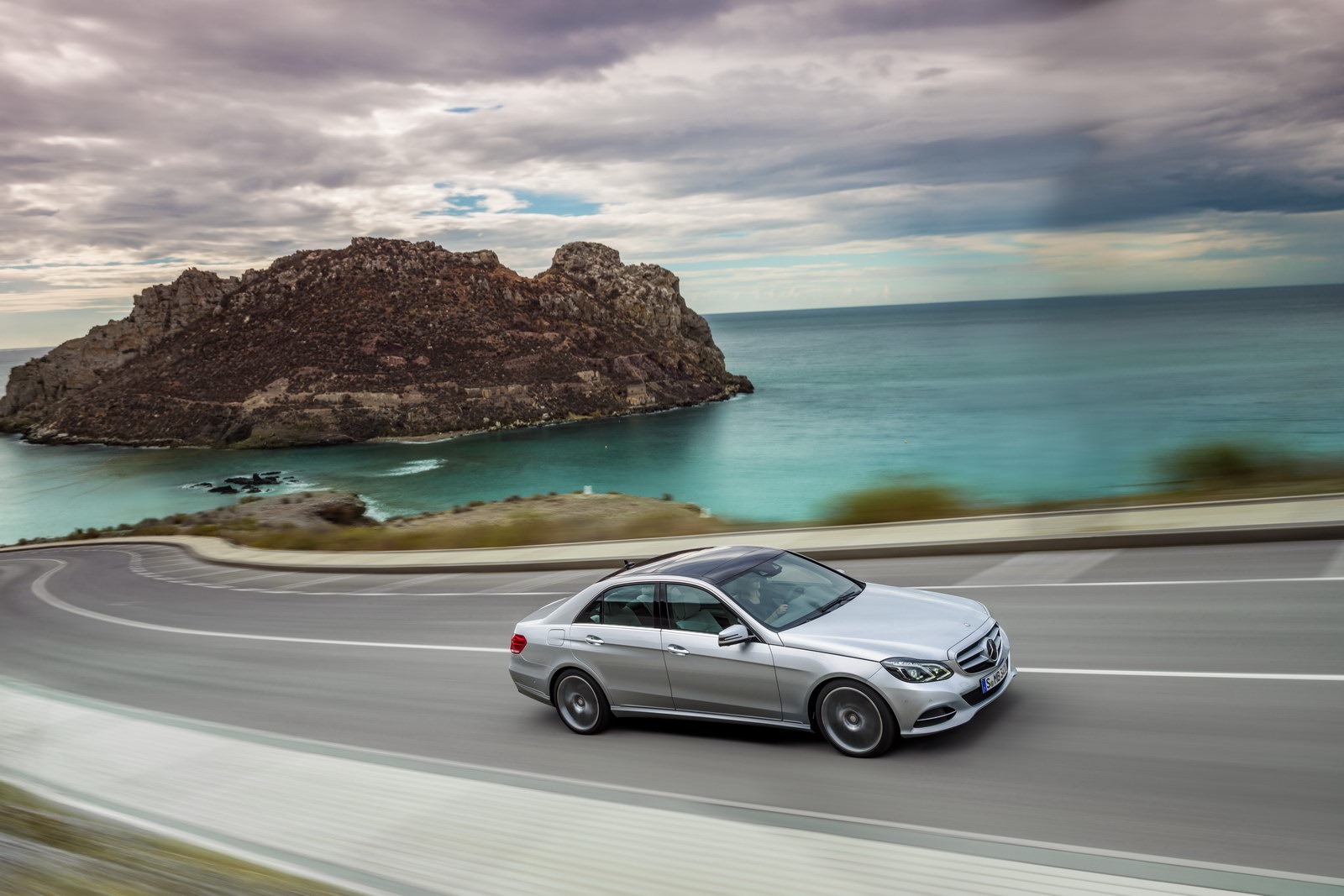 Mercedes-Benz-E-Class-FL-27[2].jpg