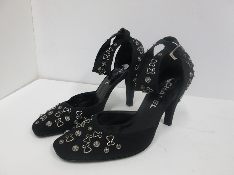 Chanel Pumps