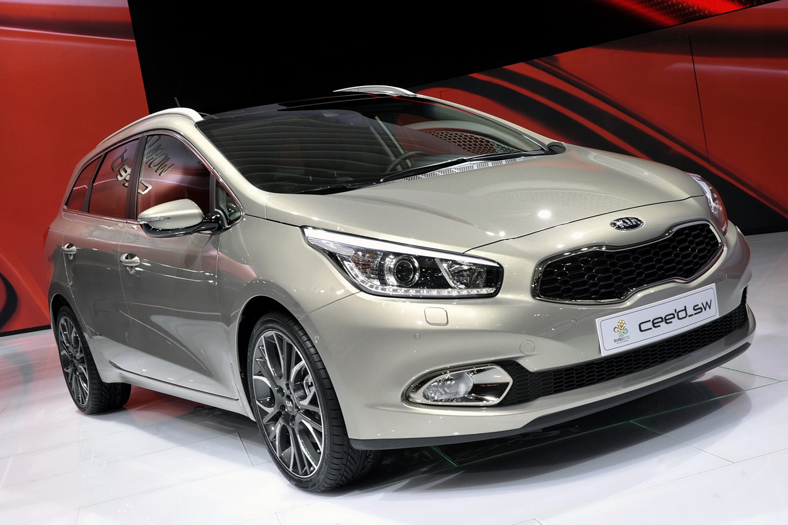 [2012-Kia-Ceed-Wagon-1%255B2%255D.jpg]