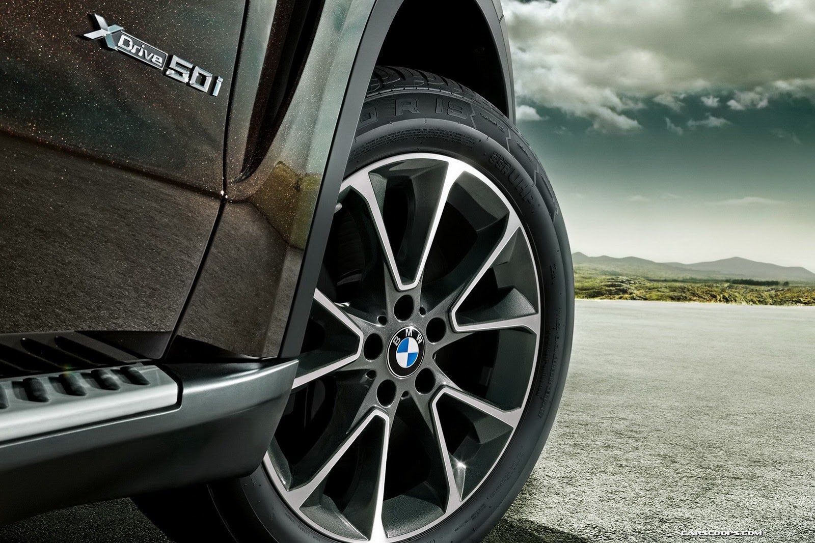 [2014-BMW-X5-152.jpg]