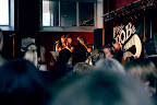 Forskarpuben ”Stand-up for Science” med Afterwork  på ForskarFredag i Trollhättan 2011. Foto: Högskolan Väst.