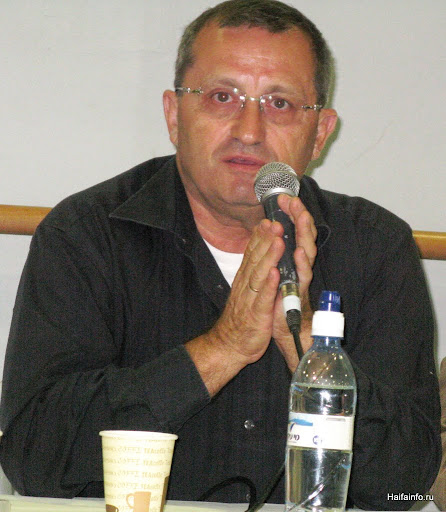 Vistupaet Yakov Kedmi.JPG