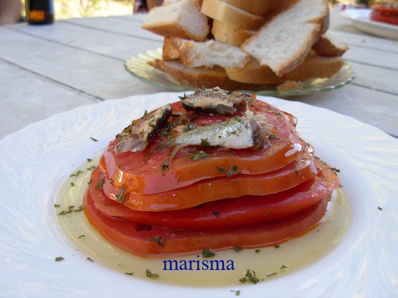 [tomate%2520de%2520la%2520huerta%2520con%2520sardinilla%2520copia%255B4%255D.jpg]