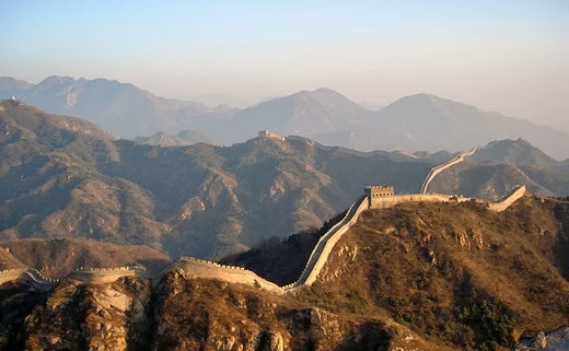 [800px-chinesische-mauer2.jpg]