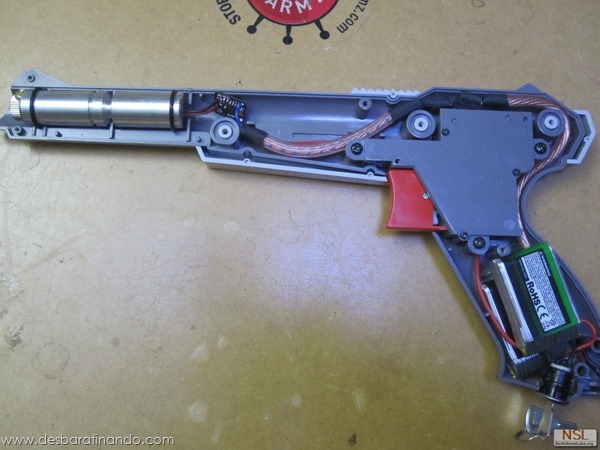 nintendo-zapper-laser-desbaratinando (9) nintendo-zapper-laser-desbaratinando (9)