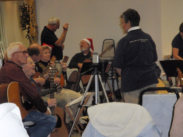 [Setting%2520up%2520for%2520JnF%2520Xmas%2520program%255B4%255D.jpg]